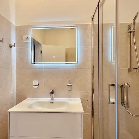 Apartment Zaro Izola